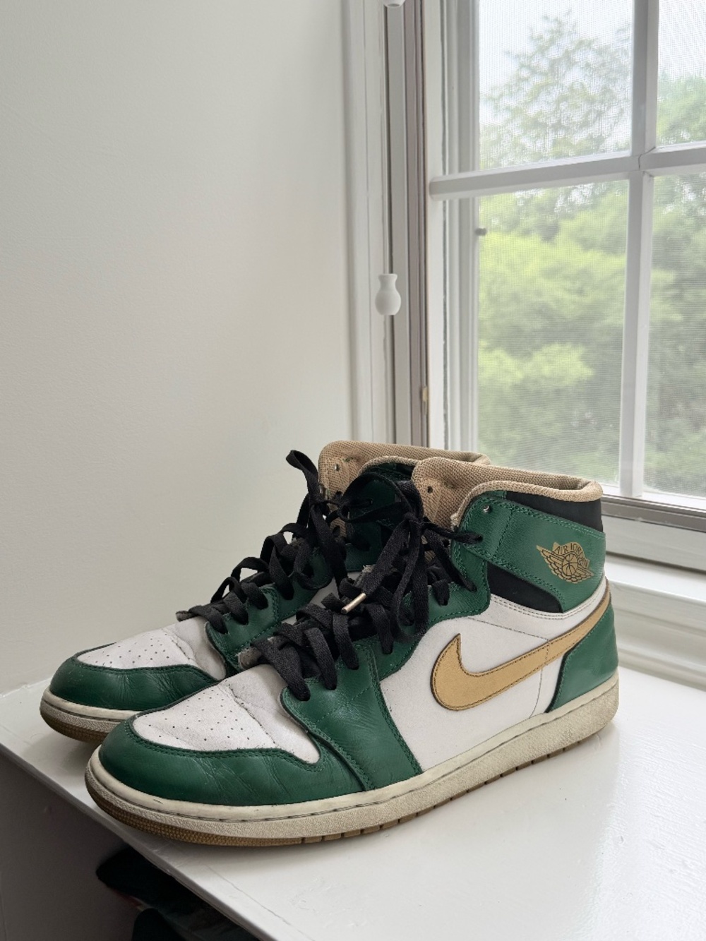 Air Jordan 1 Retro High Green White Gold Men's Size 13